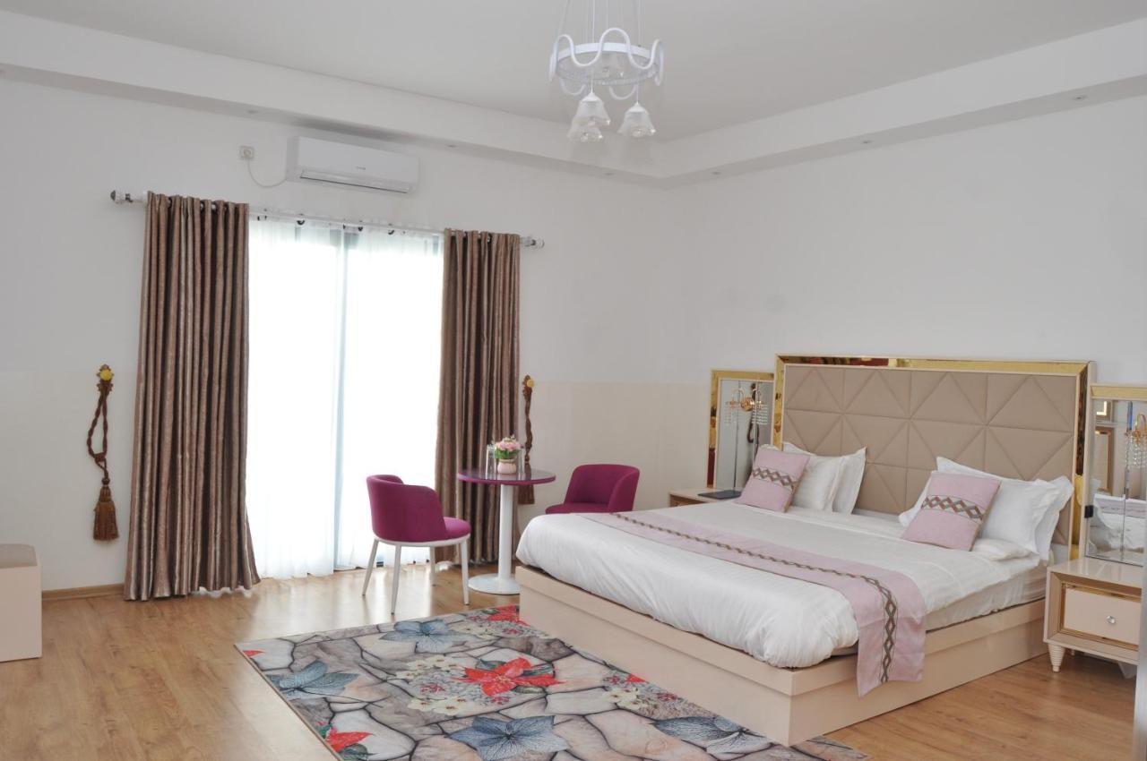 Hotel Sky Blue Mada Alasora Екстер'єр фото