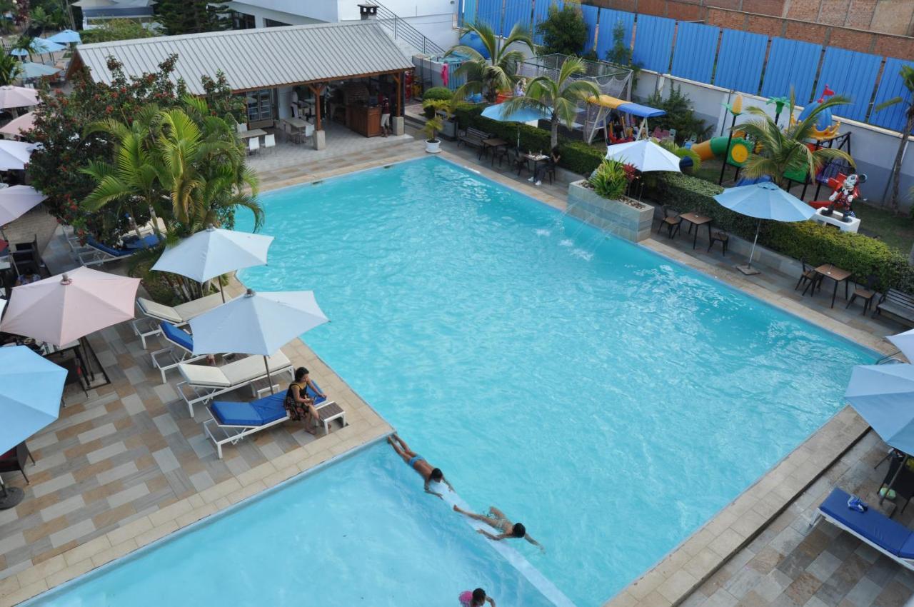 Hotel Sky Blue Mada Alasora Екстер'єр фото