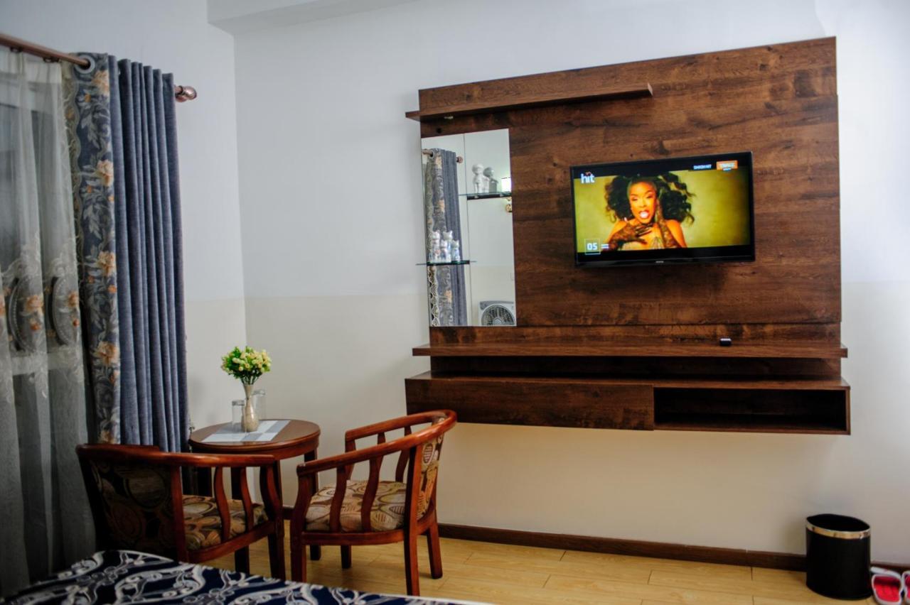 Hotel Sky Blue Mada Alasora Екстер'єр фото