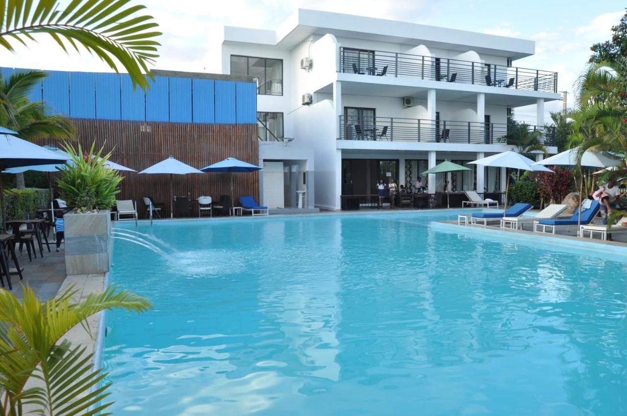 Hotel Sky Blue Mada Alasora Екстер'єр фото
