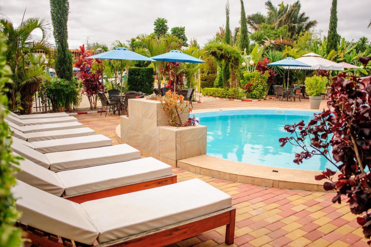 Hotel Sky Blue Mada Alasora Екстер'єр фото